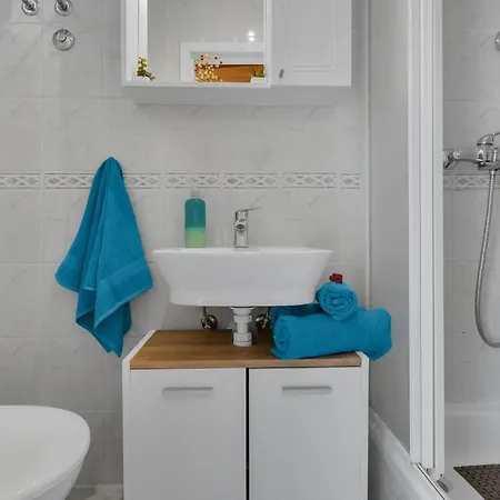 Kata Apartment
